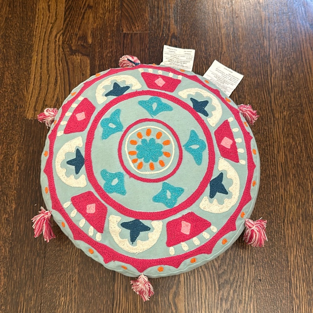 Pottery Barn Teen Round Throw Pillow